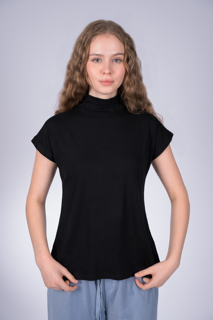 Women's Highneck Top No Sleeve 