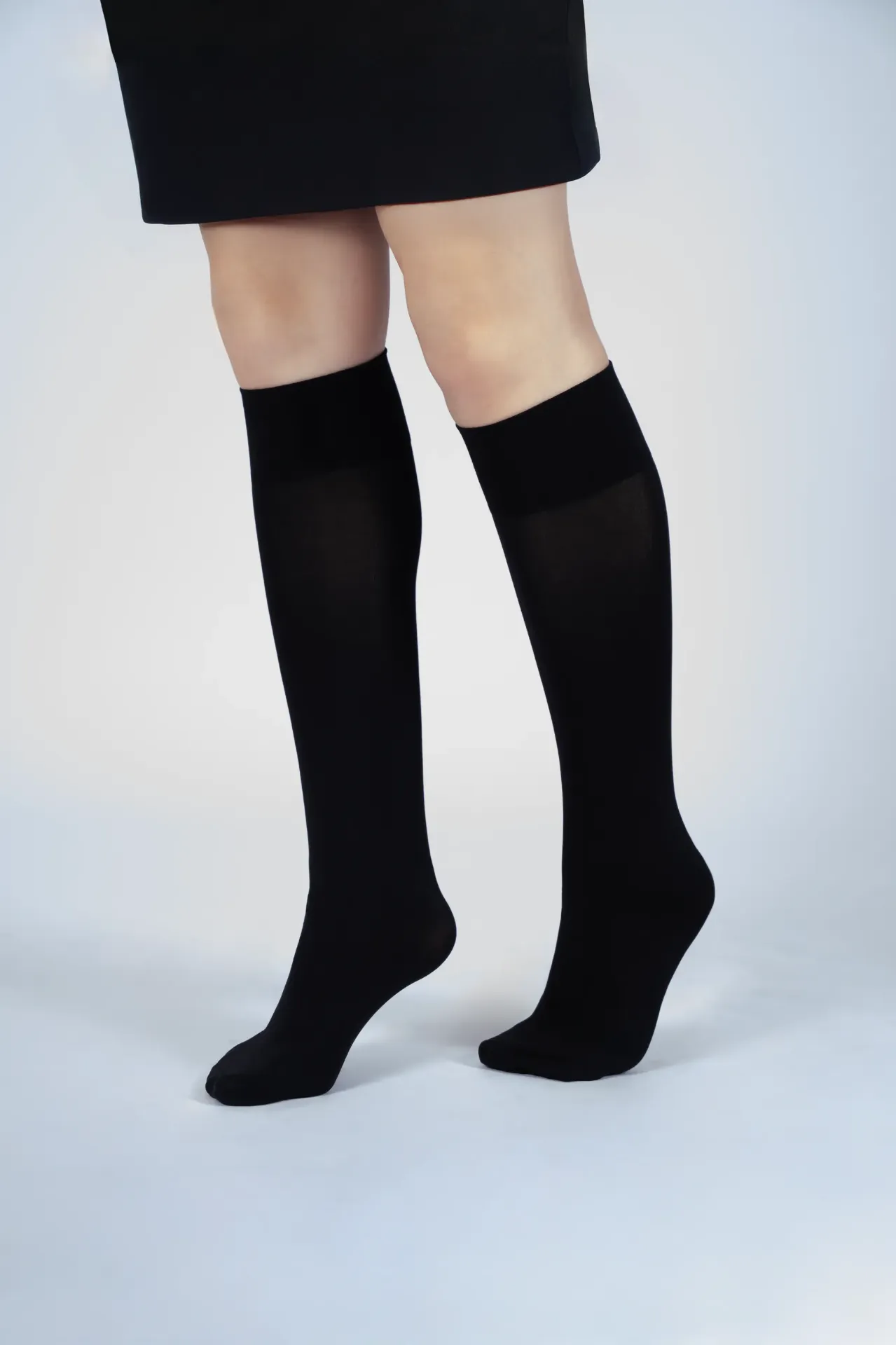 [270-B] جوارب سميكة حتى الركبة 270  دنير (اسود)